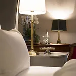 Romantik Zur Glocke Otel Trier