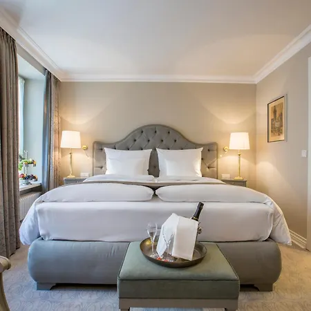Otel Romantik Zur Glocke Trier