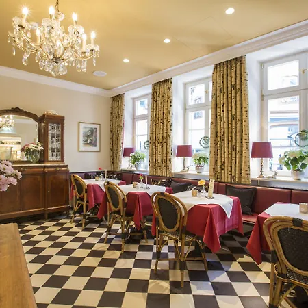 Romantik Zur Glocke Otel Trier