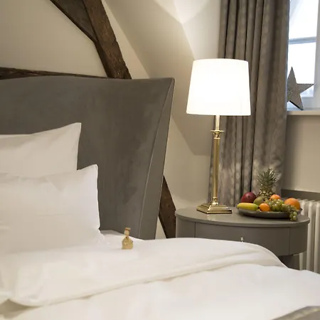 Romantik Zur Glocke Hotel 2*