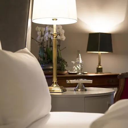 Romantik Zur Glocke Otel Trier