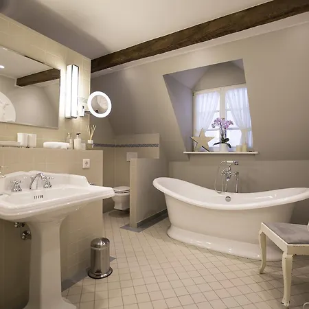 Romantik Zur Glocke فندق 2*