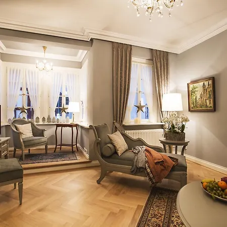 Romantik Zur Glocke 2* ترير