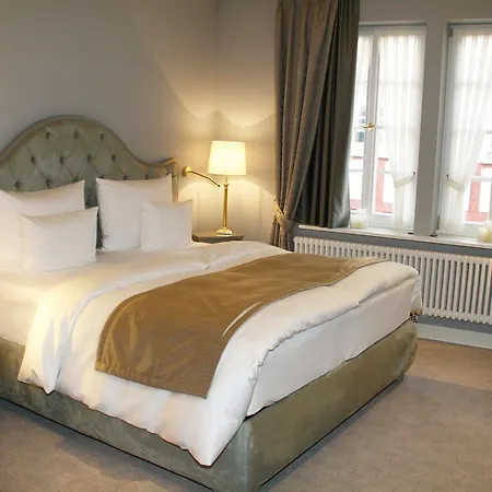 Romantik Zur Glocke 2* ترير