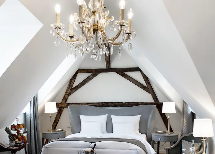 Hotel Romantik Zur Glocke Trevír