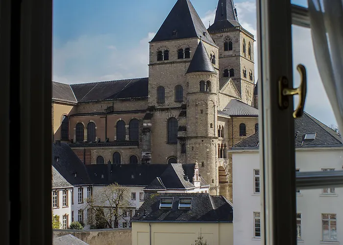 Romantik Zur Glocke 2* Trevír